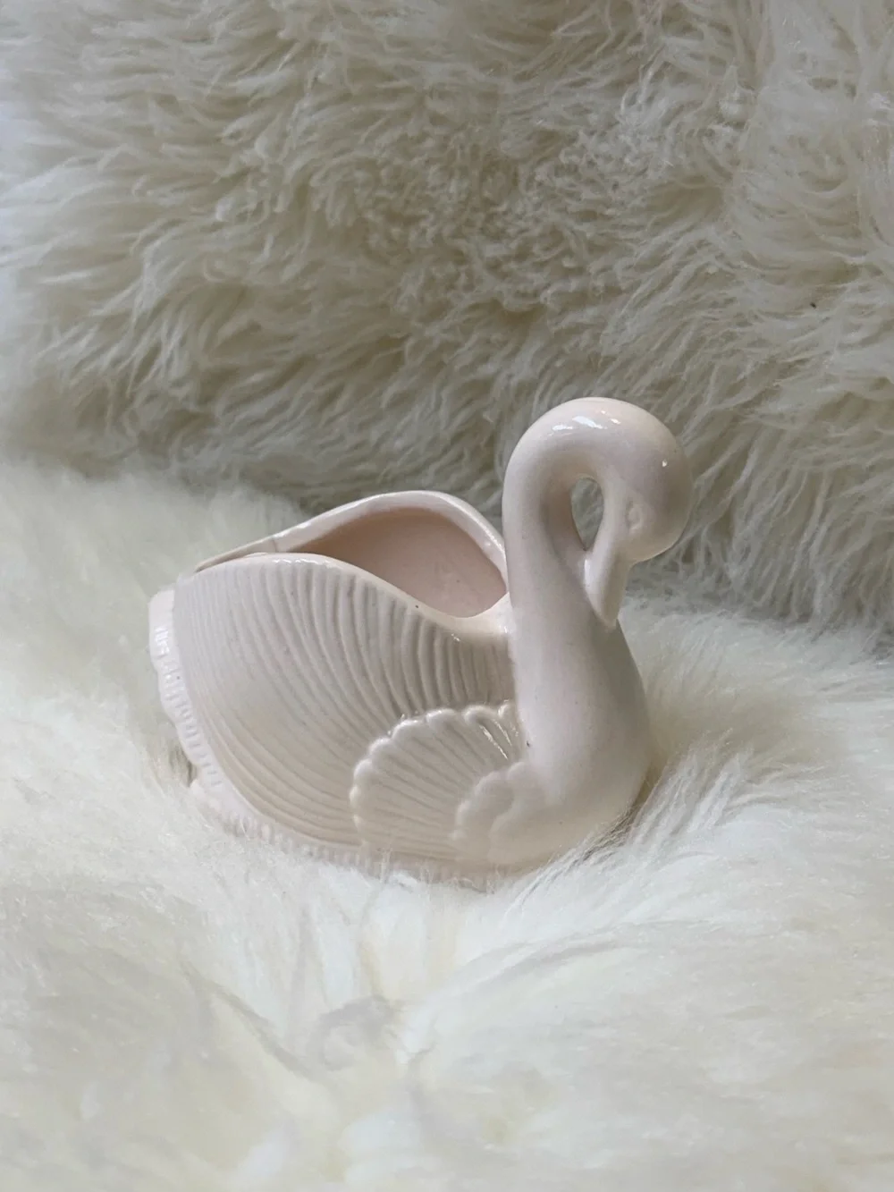 Ceramic Swan Planter in Pale Pink